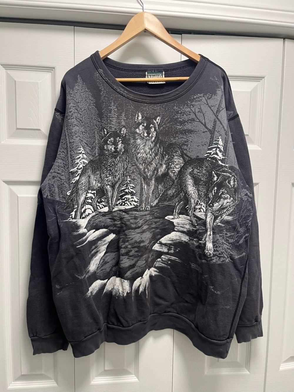 Vintage Wolves Nature all over print Sweater